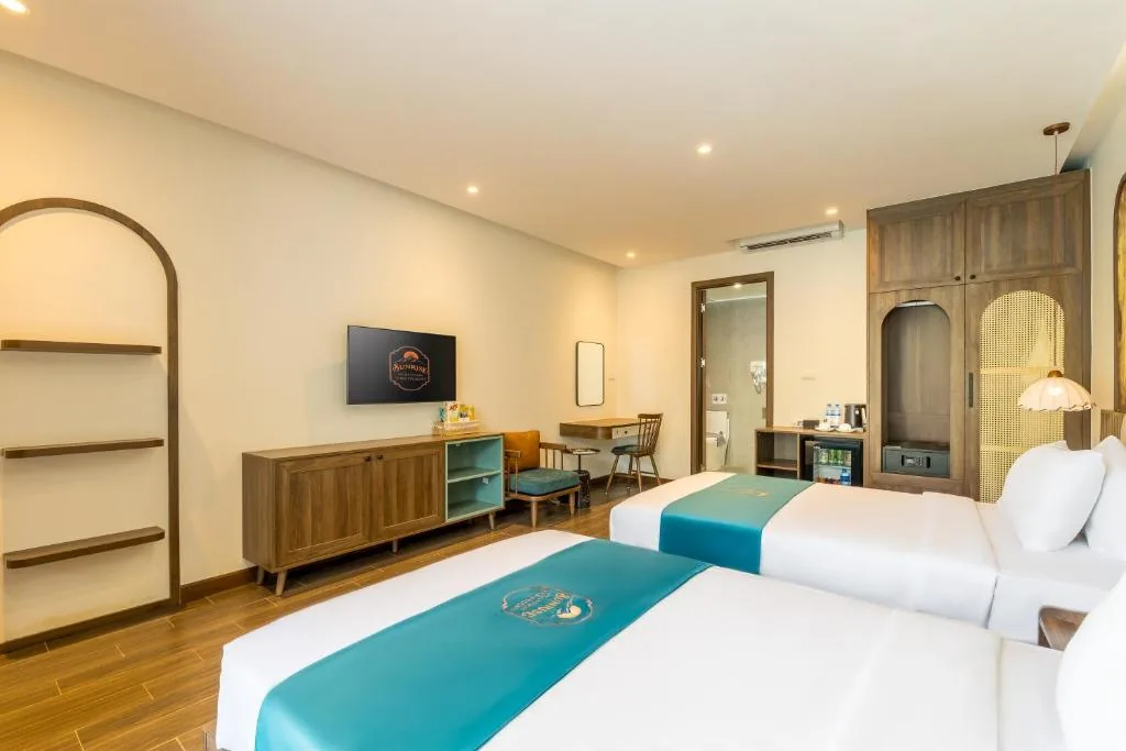Twin Room with Pool View — Sunrise Mountain View Resort